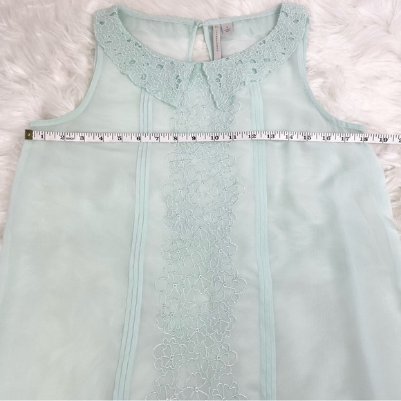 Lauren Conrad Sleeveless Blouse with Lacey Front Embellishment Size Small - Picture 3 of 5